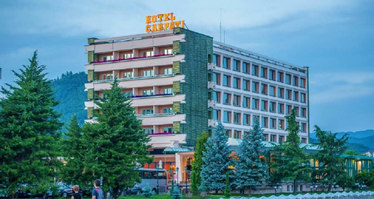 Hotel Carpati Бая Маре Екстериор снимка
